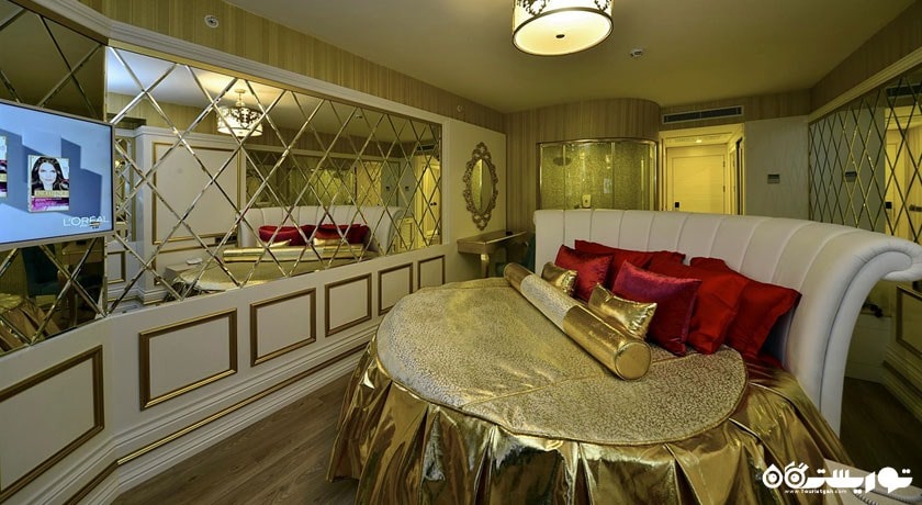 نمای تخت بزرگ اتاق هانی مون